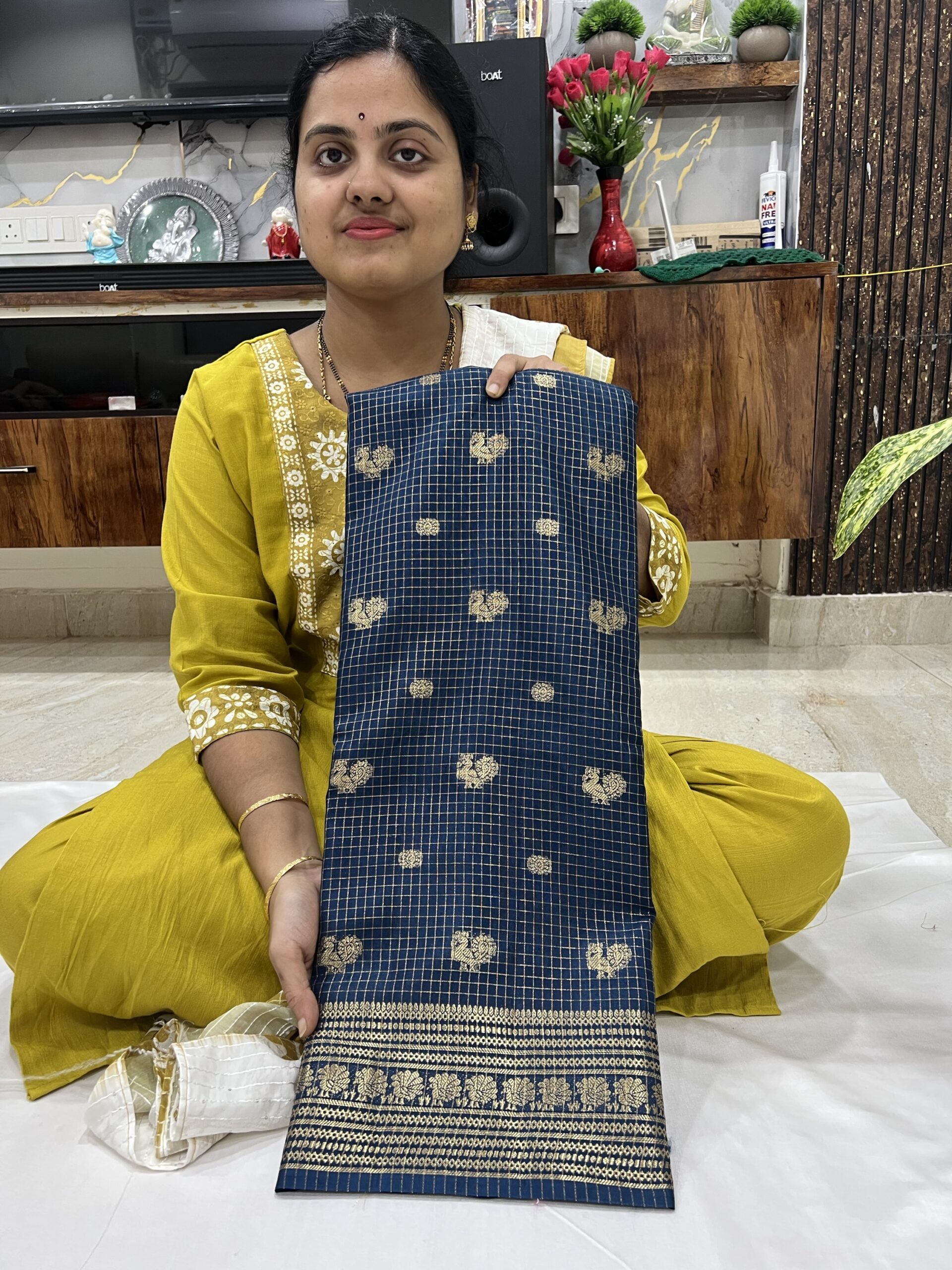 Banaras vintage checks saree - Image 2