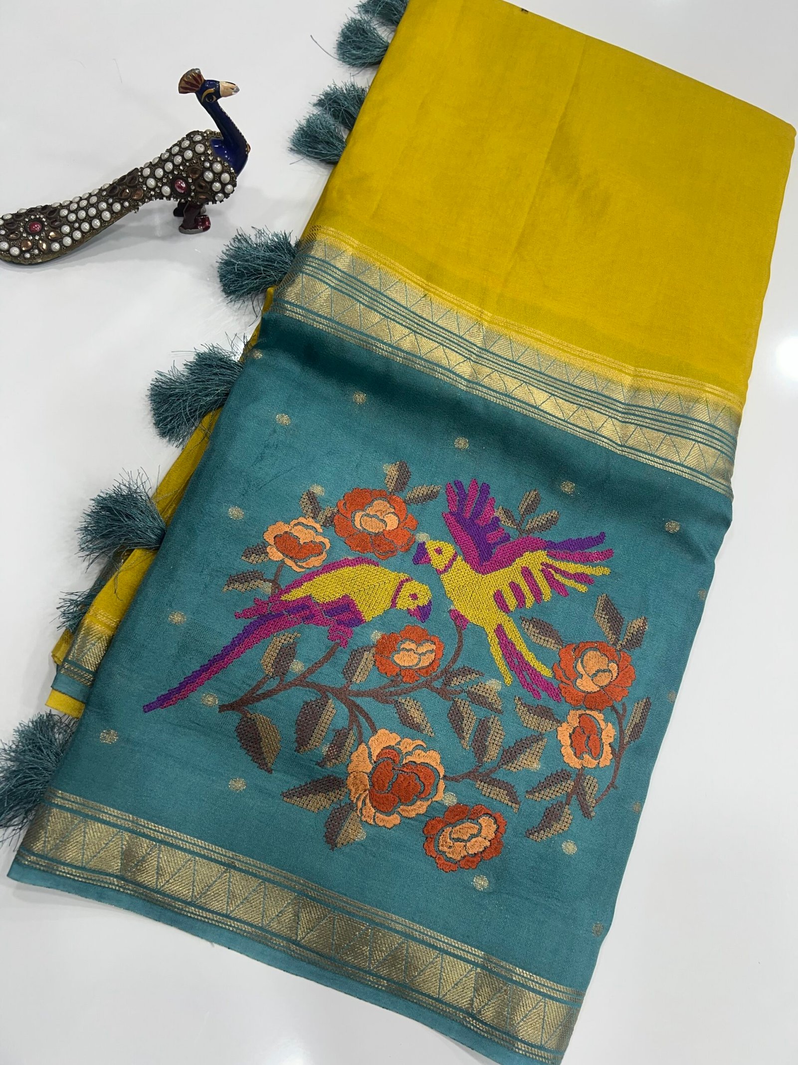 Mysore crape petitpoint
