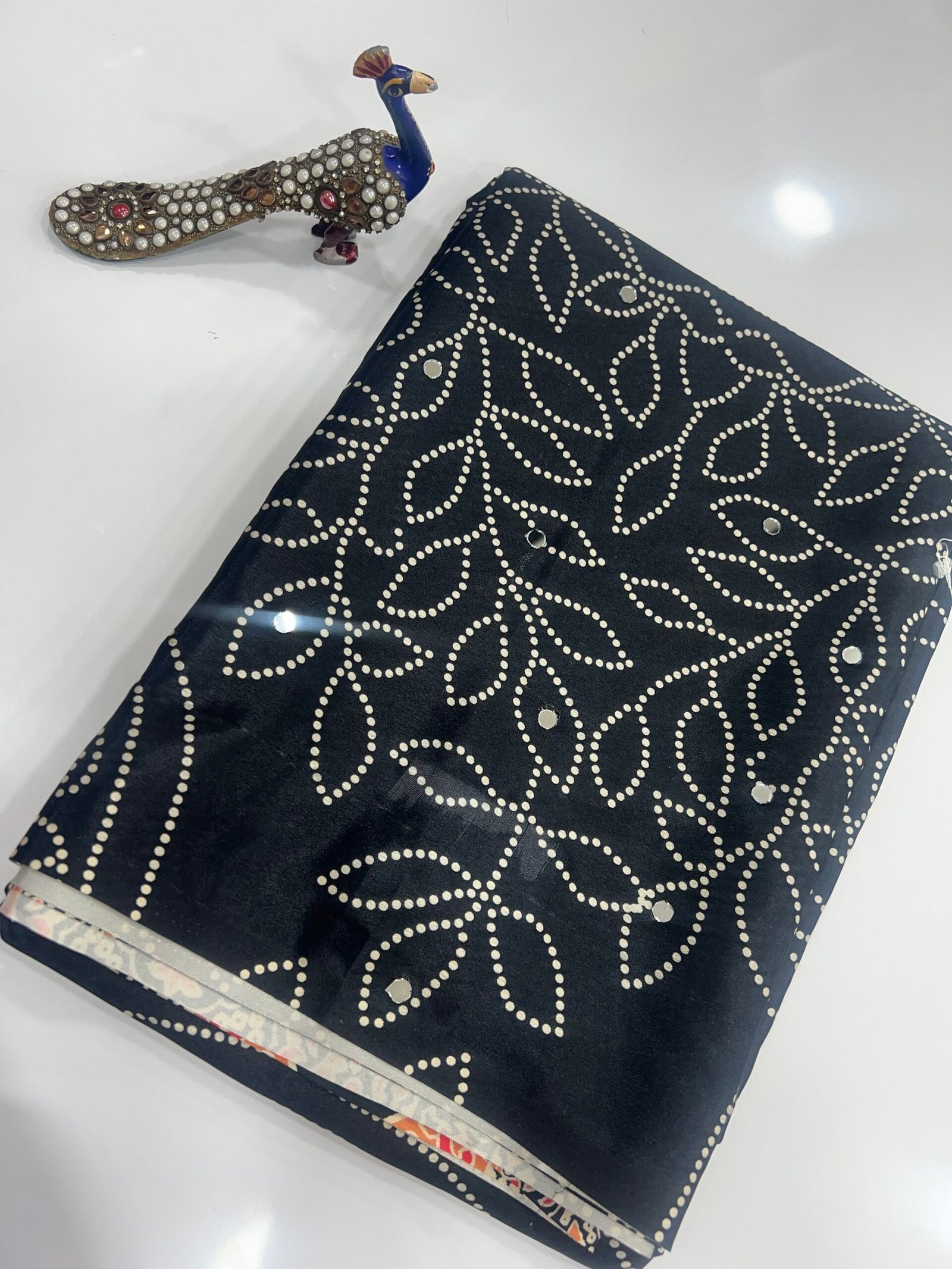 Modal bandhini mirrors
