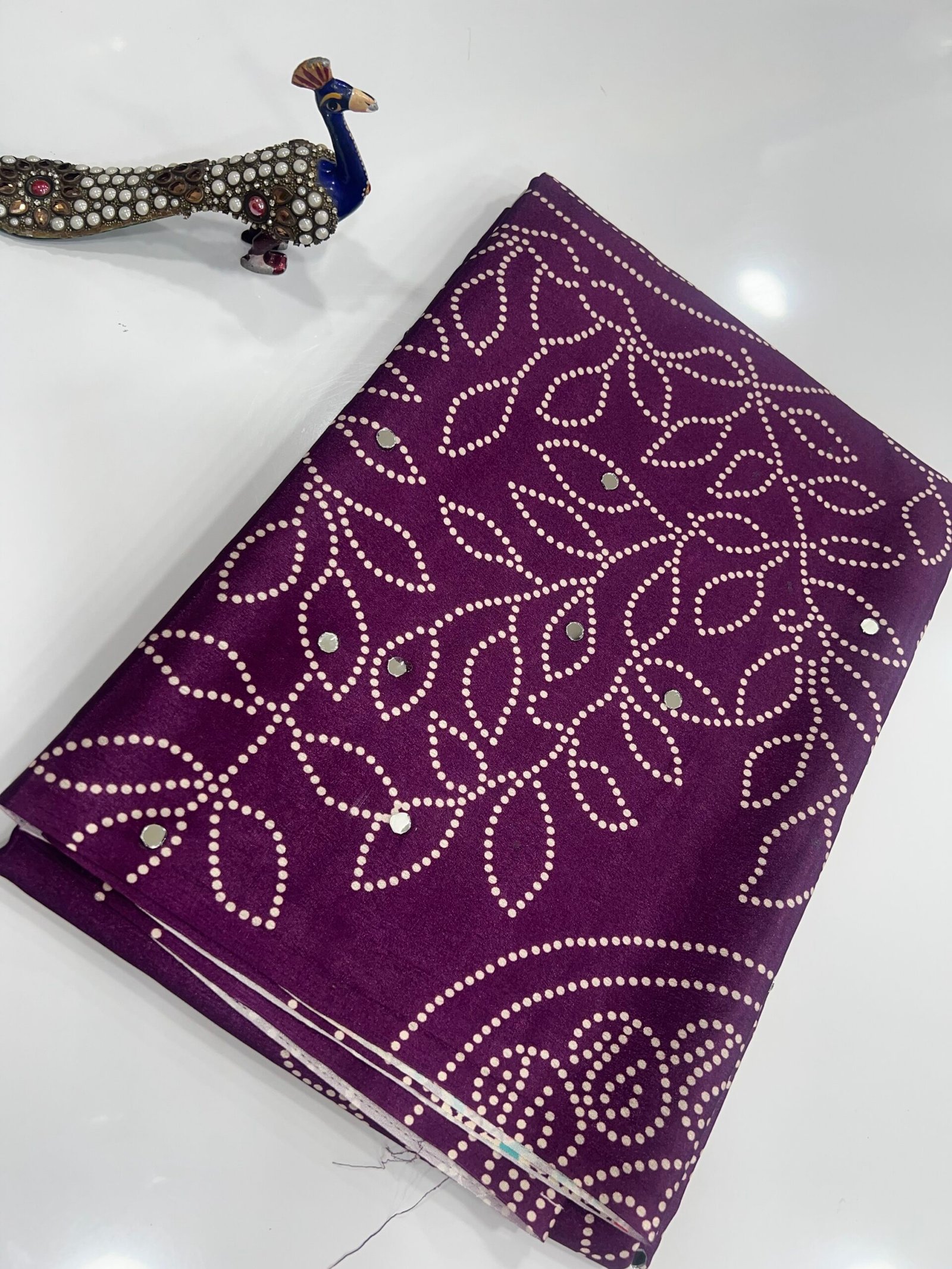 Modal bandhini mirrors